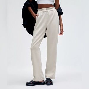 Lululemon Softstreme Pants in Bone